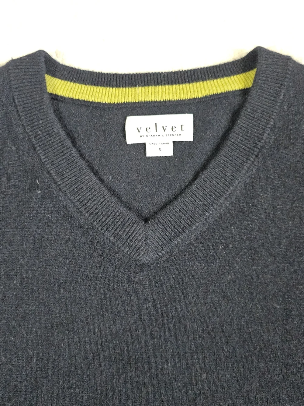 Velvet by Graham & Spencer Navy V-Neck Men's Sweater Cashmere.
